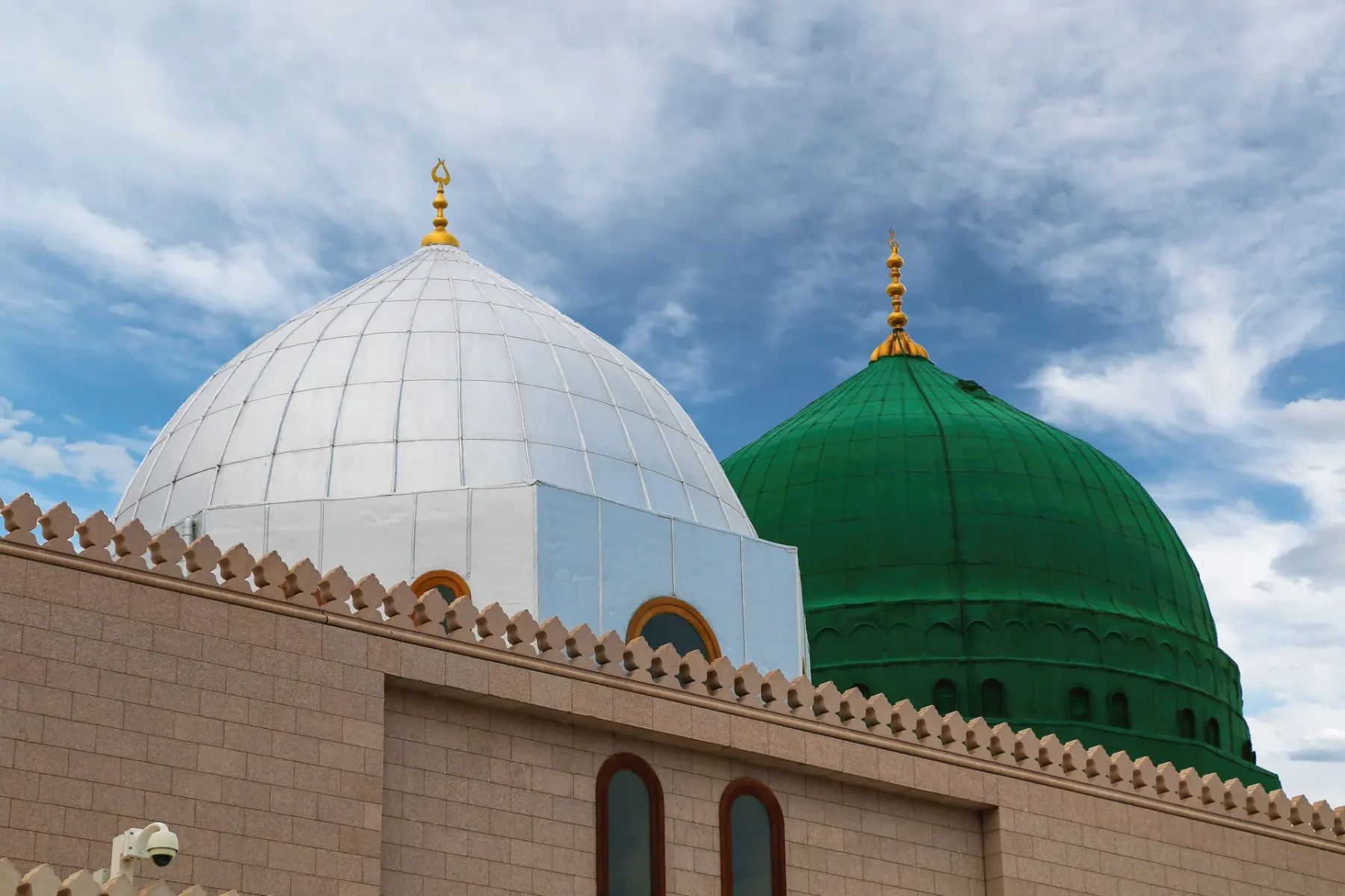 medina-saudi-arabia-green-dome-close-up-proph-2025-03-23-18-38-52-utc