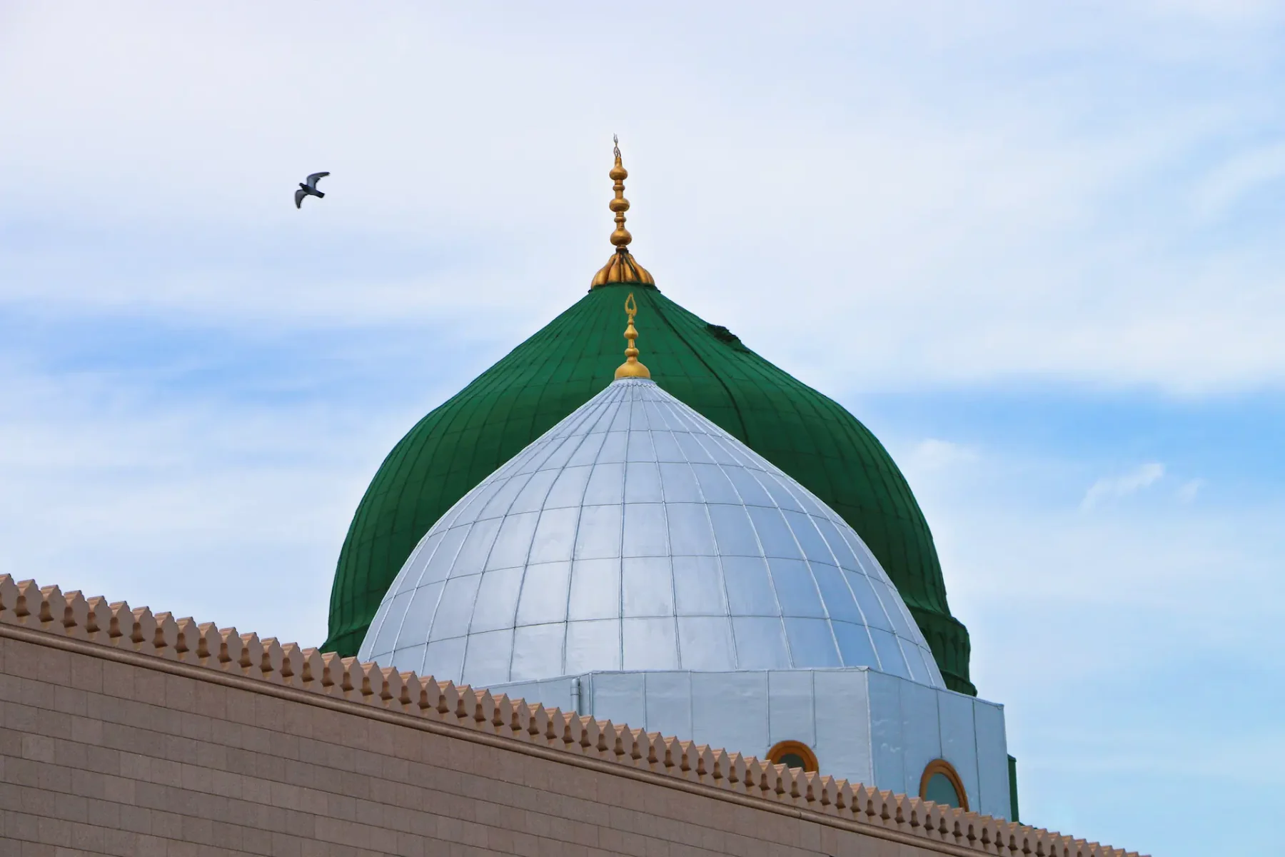 medina-saudi-arabia-green-dome-close-up-proph-2025-03-23-18-46-40-utc
